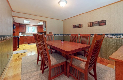 Mirror Lake House | Secluded, dog-friendly home with screened porch, firepit, fireplace & W/D