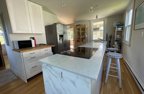 Madison Center Cottage | Secluded Family Friendly Beach House