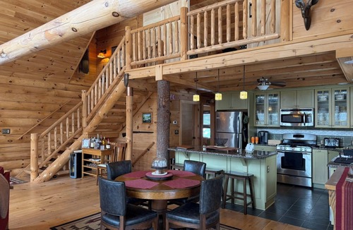 Glen Spey Cabin | Secluded Luxury Cabin Surrounded by Nature - Fernwood Lodge