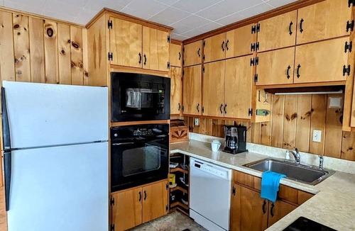 Sullivan Cottage | Secluded Oceanfront Cottage with Wrap-Around Deck near Acadia National Park, Sullivan, Maine