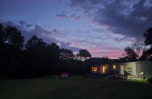 West Hartford House | Secluded Vermont Escape – Mins to River, Trails, & Foliage