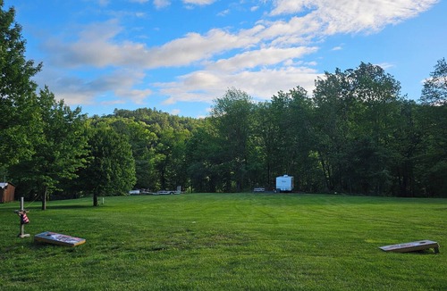 West Hartford House | Secluded Vermont Escape – Mins to River, Trails, & Foliage