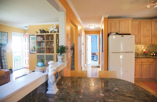 Green Hill House | Secure Your Monthly Rental! Charming Cape in Green Hill 1.4 miles to Ocean/Beach