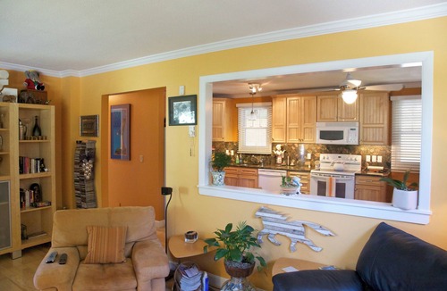 Green Hill House | Secure Your Monthly Rental! Charming Cape in Green Hill 1.4 miles to Ocean/Beach