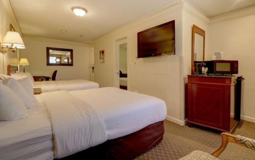 Augusta Hotel | Senator Inn & Spa