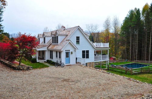 Lakeside House | "Senff 5BR" 2 Hrs NYC, Best Town, Restaurants, Shops, PoshPadsCT, HotTub, Skiing
