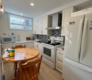 The Peanut House | separate Suite Near Transit - Private Stay in Toronto Registration number STR-2503-FSHPPQ