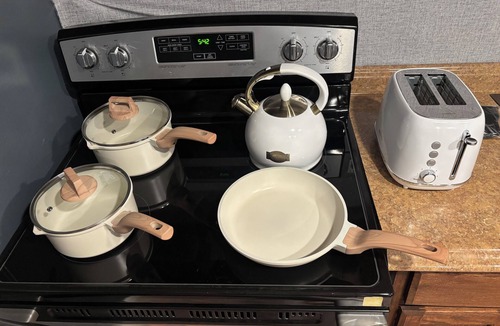 Elmont Apartment | Serene 1-bedroom apartment near Green acres mall, USB Center & LIRR.