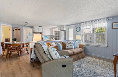 York Beach Cottage | Serene 3-bedroom cottage on Nubble Point in York
