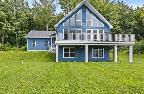 Hinesburg House | Serene 3-bedroom home in Hinesburg, Vermont, overseeing Adirondack.