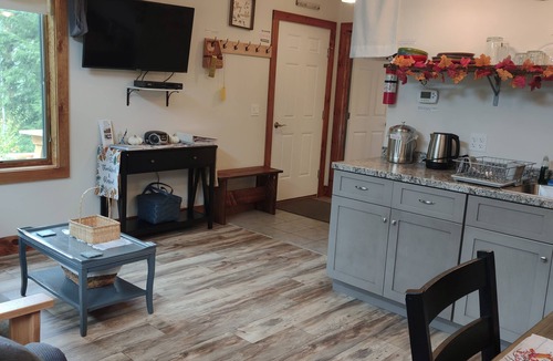 Hyde Park Cabin | Serene Country Cabins 5 near Stowe, Smuggler's Notch, Breweries, Long Trail