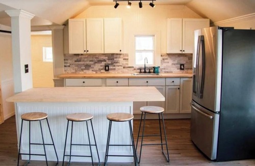 Lyman House | Serene homes in Lyman perfect for friends or family getaways