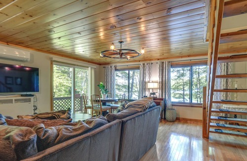 New Durham House | Serene Waterfront New Durham Home: Patio & Kayaks