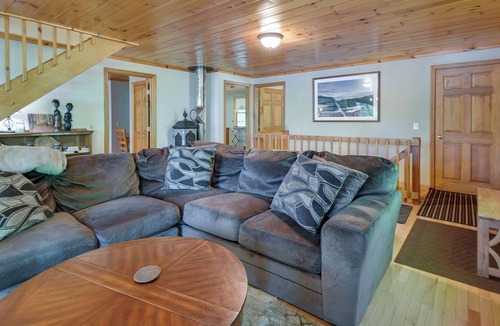 New Durham House | Serene Waterfront New Durham Home: Patio & Kayaks