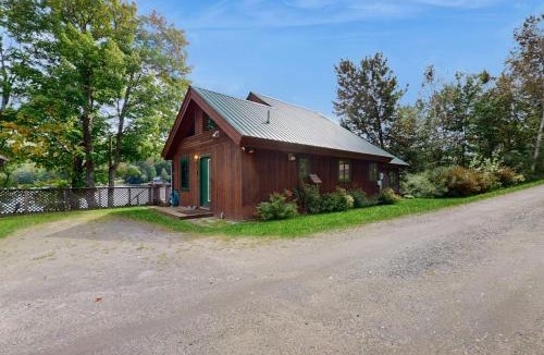 Eden House | Serenity by the lake
