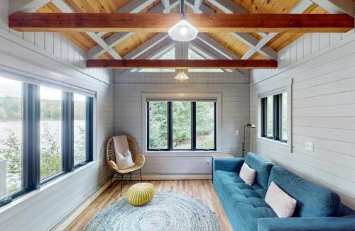 Eden House | Serenity by the lake