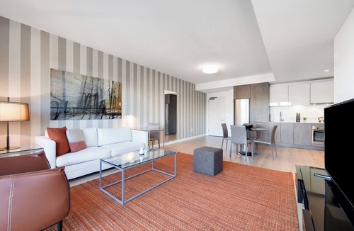 West Fens Apartment | Serviced 1 Bedroom Across From Fenway Park