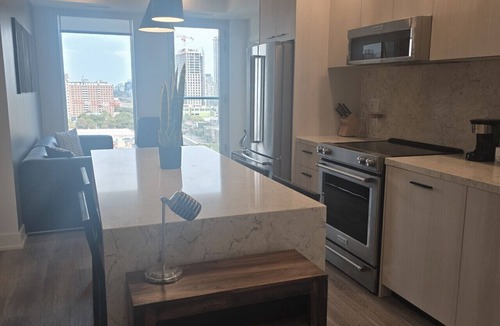 Downtown Toronto Apartment | Serviced 2 Bedroom Apartment in Toronto | Elm-Ledbury Building