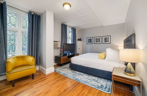 Lenox Hotel | Seven Hills Inn
