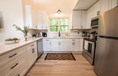 Monteagle House | Sewanee Caverns Waterfalls Hikes Tiny Basecamp