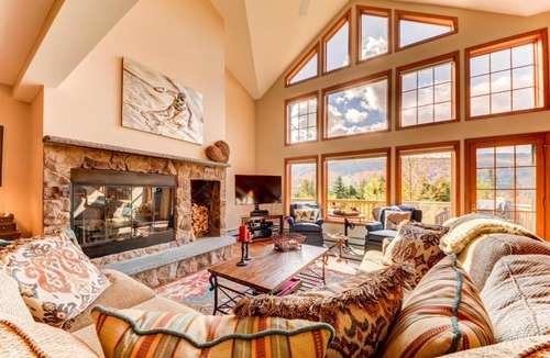 Carroll House | SH4 Bretton Woods condo with Hot Tub next to skiing and Mt Washington Hotel ski slopes views