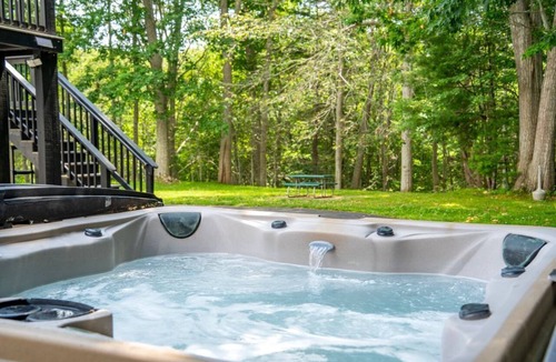 Wells House | Shamrock by the Sea Hot Tub Arcade Basketball Court & Beach Fun
