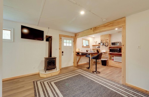 Hillsgrove Cabin | Shared Perks: Deluxe Cabin B at Elk Creek Escape!