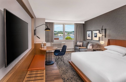 Portsmouth Hotel | Sheraton Portsmouth Harborside Hotel