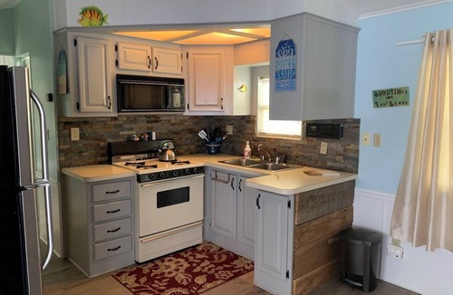Sherkston House | Sherkston Shores Rental, 30 second walk to the beach. Partial Lake views on deck