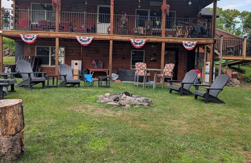 Dexter Cabin | Shining Water Cabin. Perfect 1-bedroom cabin with AC in charming Dexter