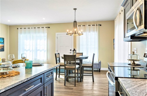 East Boothbay Apartment | Shipbuilder's Retreat, Unit 2, Sleeps 6, 5 minutes to Harbor