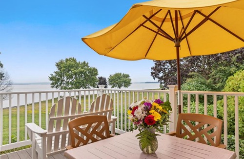 North Hero Hotel | Shore Acres Inn and Restaurant