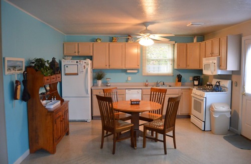 Narragansett House | Shore Beats Work! Charming Cottage in Scarborough Beach Area with Central A/C!