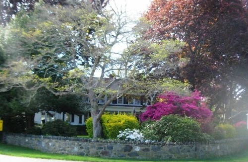 Shoreby Hill House | Shoreby Hill Jamestown Luxury Village Residence. Now booking summer 2026