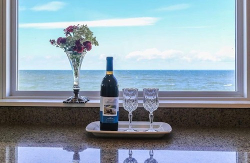 Southold House | Shorecrest Beach House + Beach Front + Ocean views
