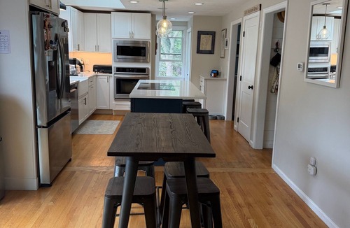 Marshfield House | Short drive to local beaches. Levitate Festival’s less than a mile and walkable