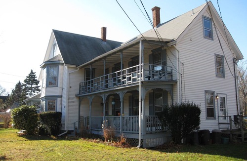 Tisbury Condo | Short Walk to Town - Nice Comfortable -Reasonable