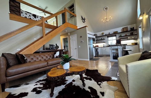 Perry Cottage | Silver Lake view Spa/Cottage in the Woods.