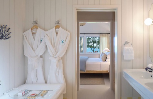 Greenport West Hotel | Silver Sands Motel & Beach Bungalows