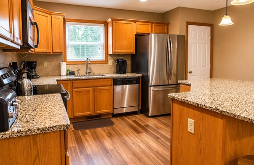 Lake Harmony Estates House | Silver Spring Lodge by PMR, 8BR Lake View, Hot Tub, Game Room, Fire Pit