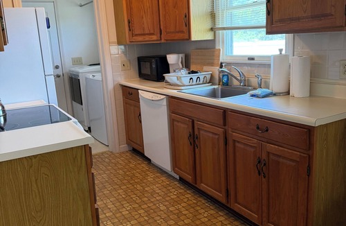 Narragansett House | Simple, Clean & Close to the Shore – Narragansett's Ocean Breeze Getaway