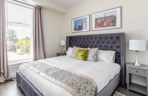 Smiths Falls Apartment | Simply Comfort. Rideau Private Apartment w Kingsize bed. Parking.