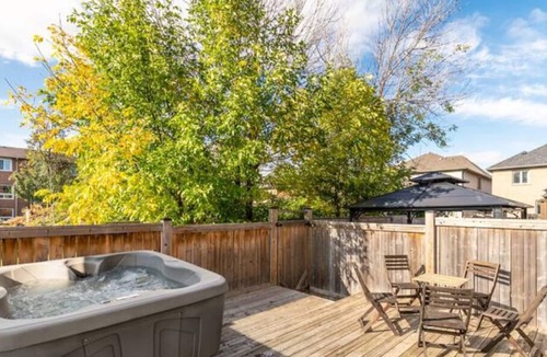 Winona House | Simply Comfort. Family 3BR 2.5Bath Townhome. Hot Tub, BBQ, Gym
