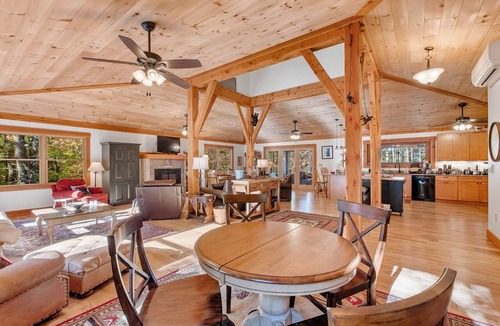 Moultonborough House | Singing Eagle Vacation Retreat