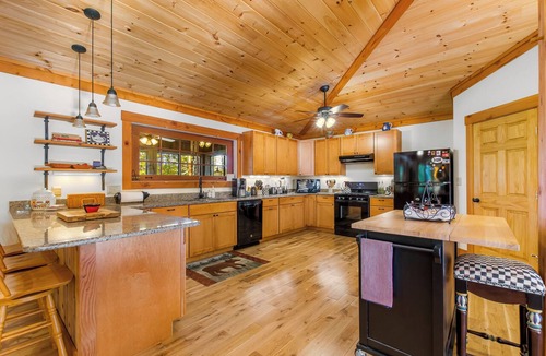 Moultonborough House | Singing Eagle Vacation Retreat