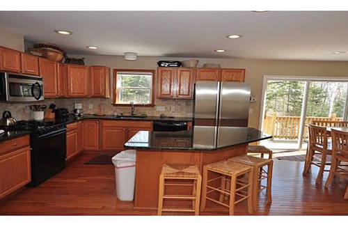 West Dover House | Ski, Bike, Hike , Golf - Mt. Snow Vacation Home < ½ Mile from the mountain