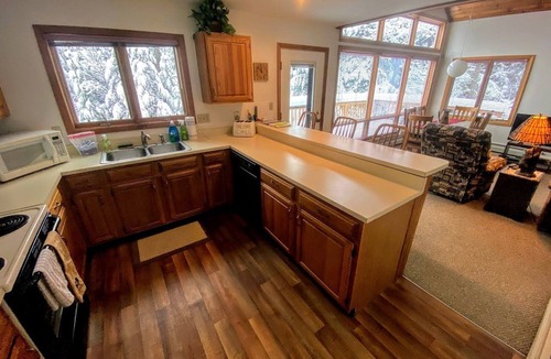 Carroll Cabin | Ski Cabin Rental Ideal for a Mount Washington Vacation