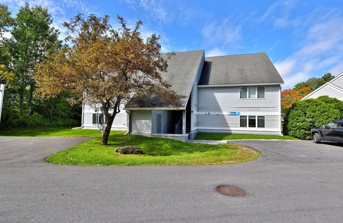 Killington Condo | Ski Condo Close to Killington: Discounted Ski Rentals and Shuttle Bus. Killington Center 631
