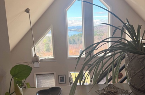 Harrison House | Ski Getaway! Mtn views. Close to Pleasant Mtn, Mt. Abram’s and Sunday River