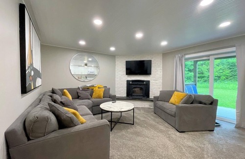 Bromley Mountain Condo | Ski home to this Bennington House condo